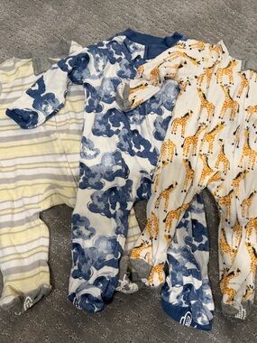 Burt's Bees Baby Newborn Footed Pajama Set in Gray, White, and Yellow